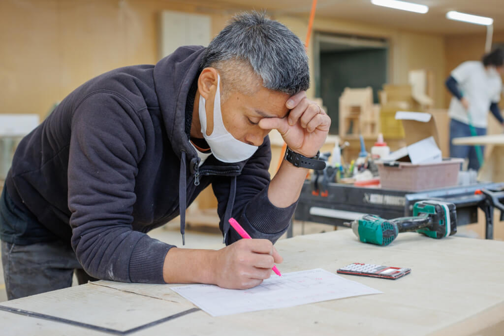 家具工場の製作風景