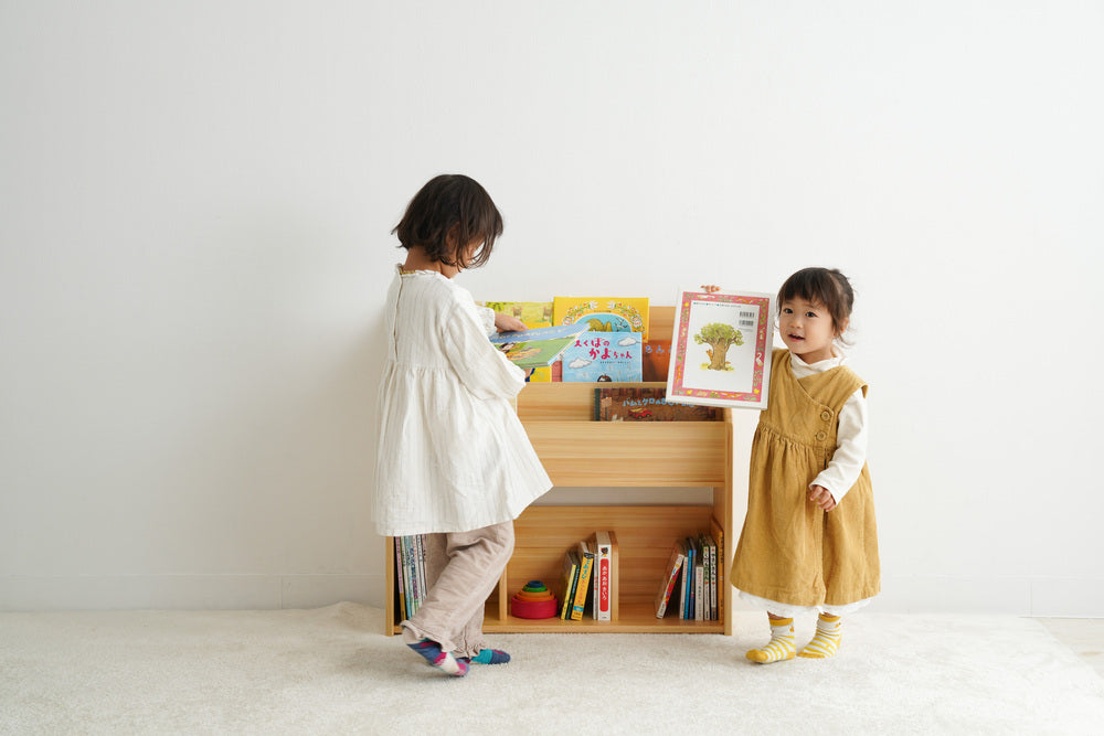 子どもが絵本好きになる家にあるもの──本棚選びで大切にしたい5つのこと