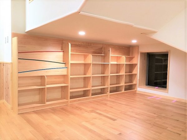 大阪府　水尾保育園　オリジナル絵本コーナー