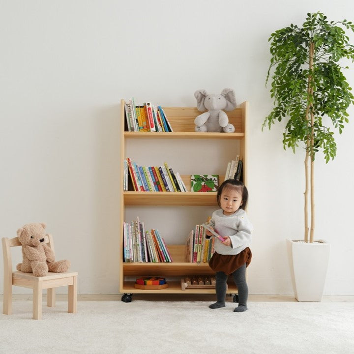 図書館の絵本ラック