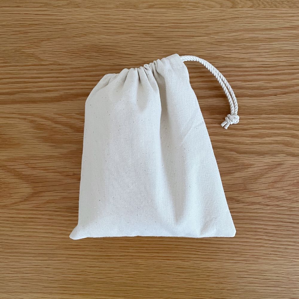 メンテナンスオイルキット　付属の巾着袋に収納可能