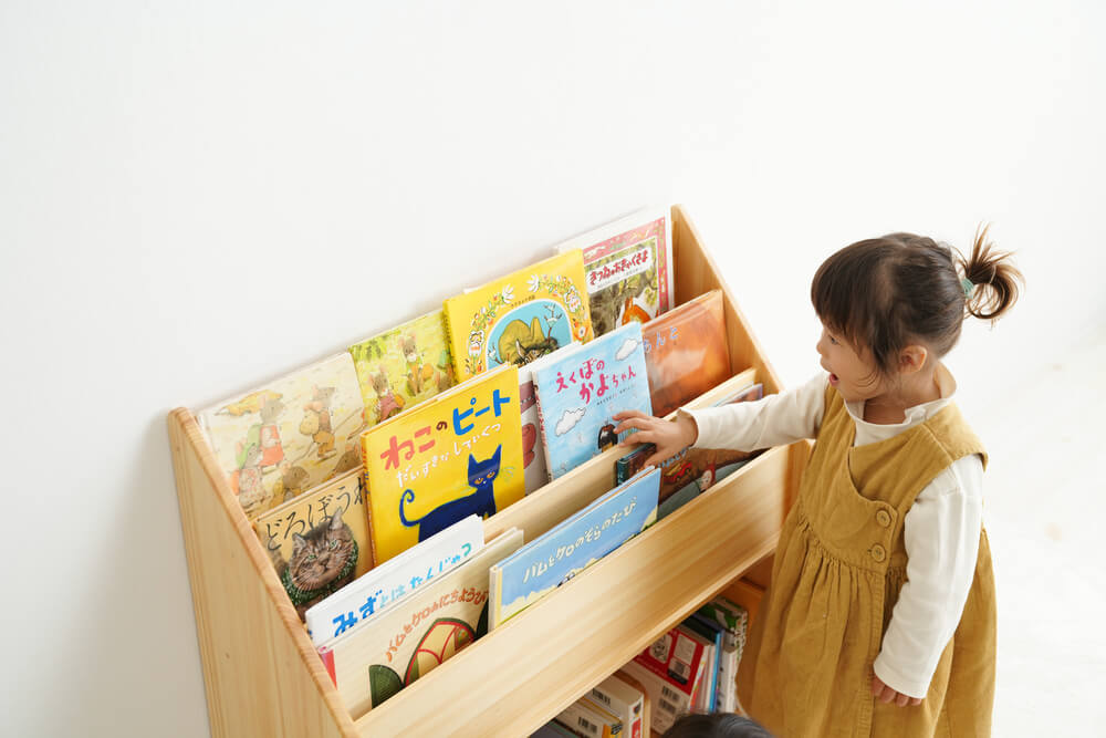 1歳お祝い家具セット（少し大きな絵本たて×変化いす×花テーブル）