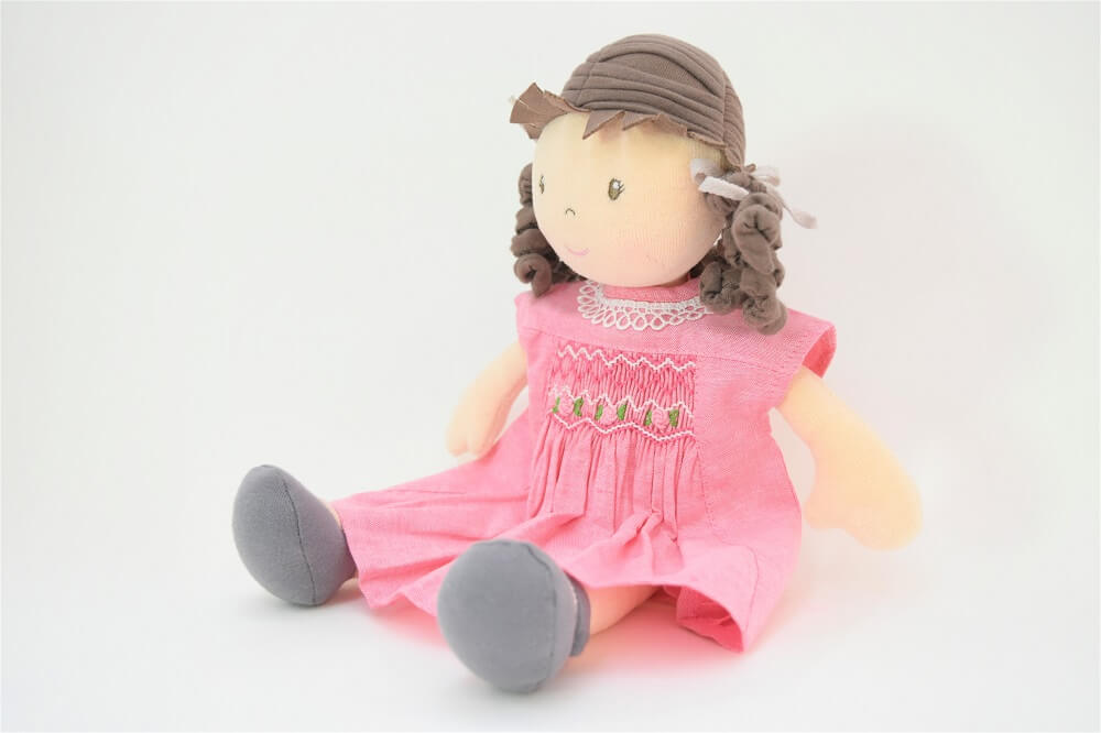 抱き人形用　着替え用お洋服 (ハンドメイドのスモッキング刺繍ワンピース）