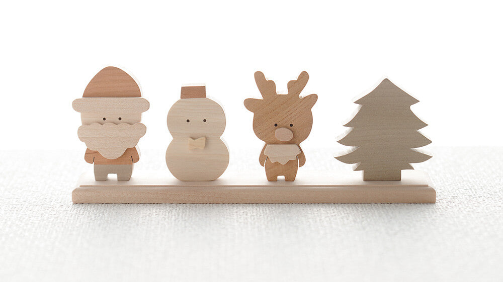 木のクリスマスツリー ３段