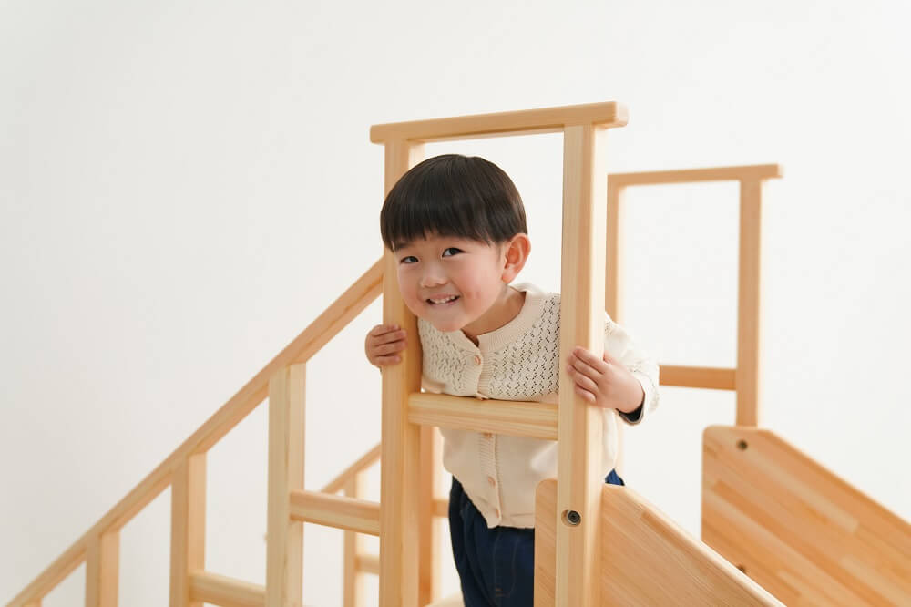 木製室内遊具階段滑り台