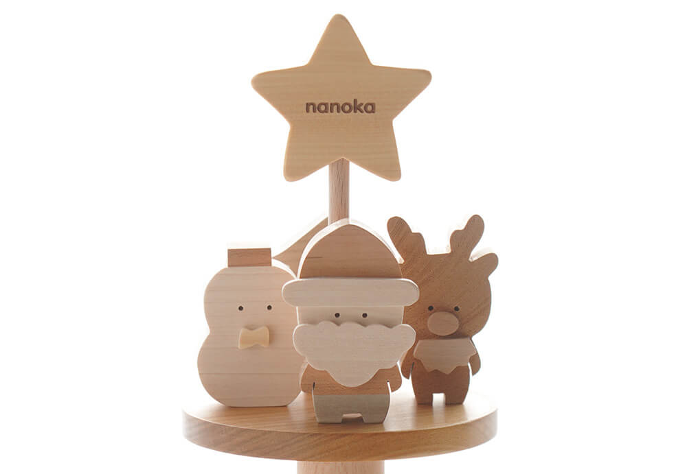 木のクリスマスツリー ３段